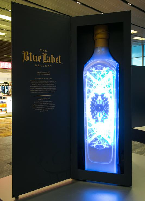 Johnnie Walker Blue Labe запускает первую в мире 3D выставку в бутылках
